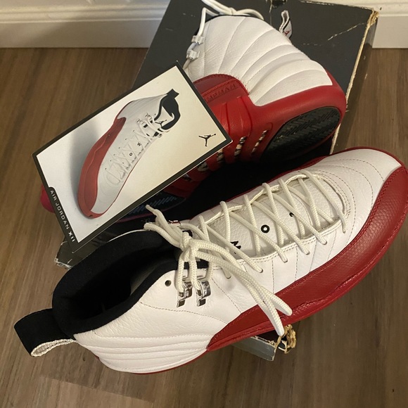 Jordan 12 cherry 2009 - Picture 2 of 4